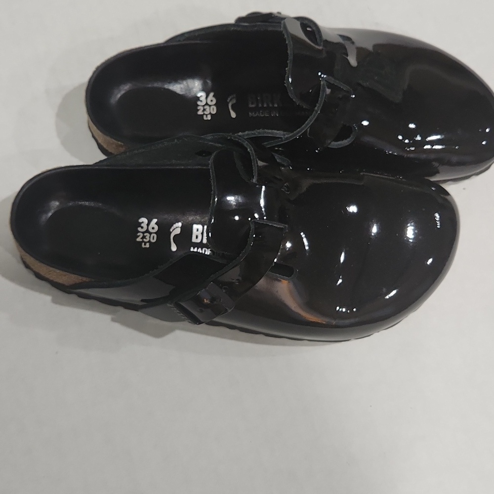 Patent leather birkenstock Boston clogs 36 NWOT